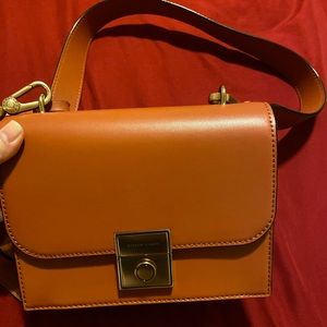 Charles& Keith bag sling ❤️